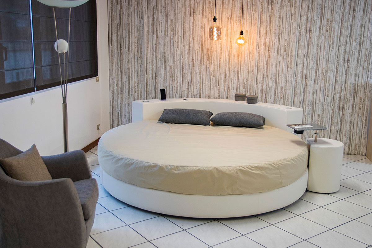 Letto matrimoniale tondo <strong>Modello Cristal Itech</strong> - immagine 3